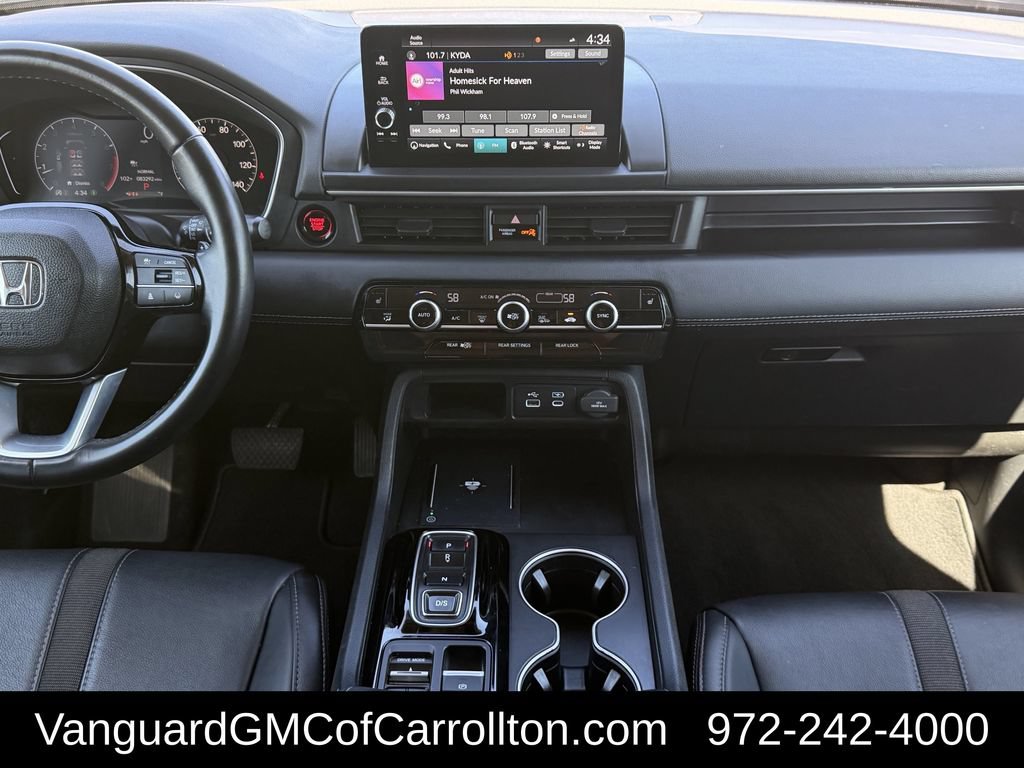 Used 2025 Honda Pilot Touring image 13
