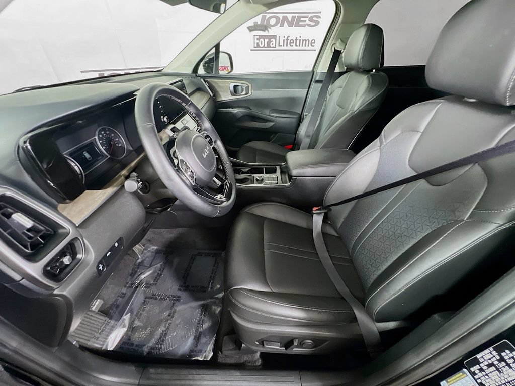 Used 2022 Kia Sorento S w/ Panoramic Sunroof Package AWD/4WD image 26