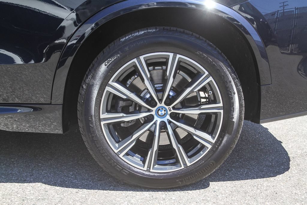 Used 2024 BMW X5 xDrive50e w/ M Sport Package AWD/4WD image 8
