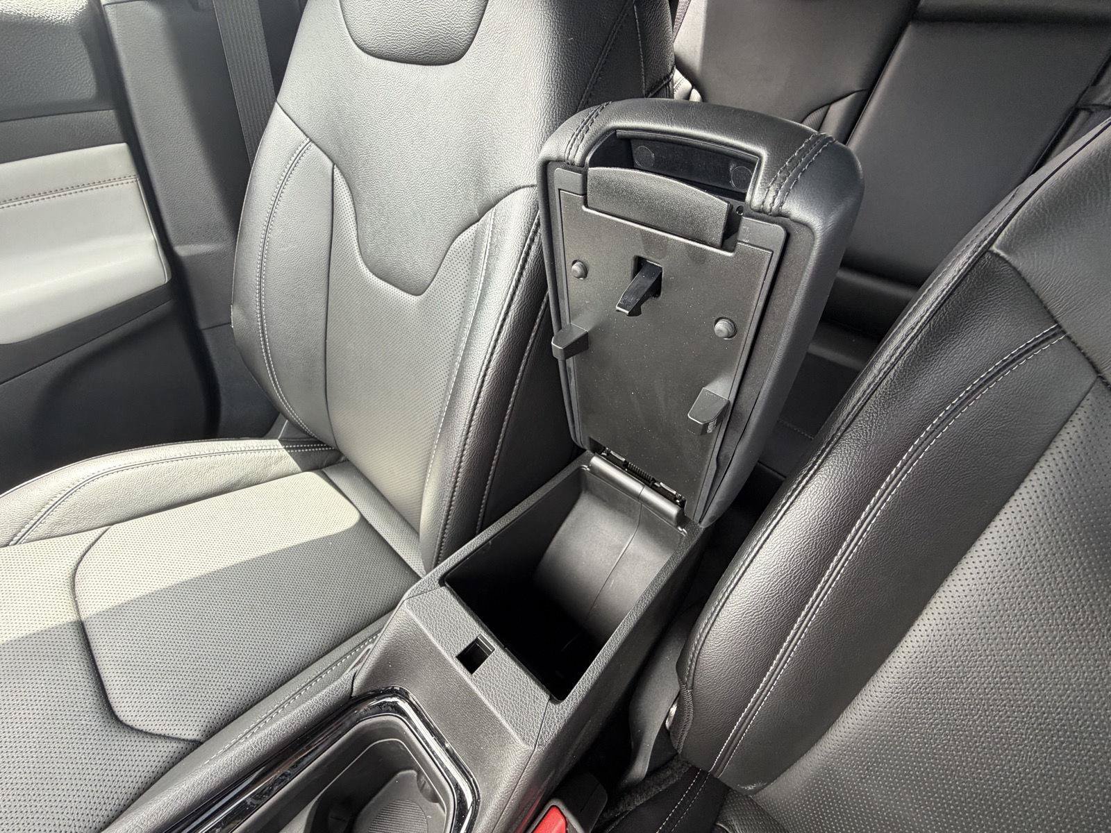 Certified 2025 Jeep Compass Limited w/ Elite Group AWD/4WD image 14