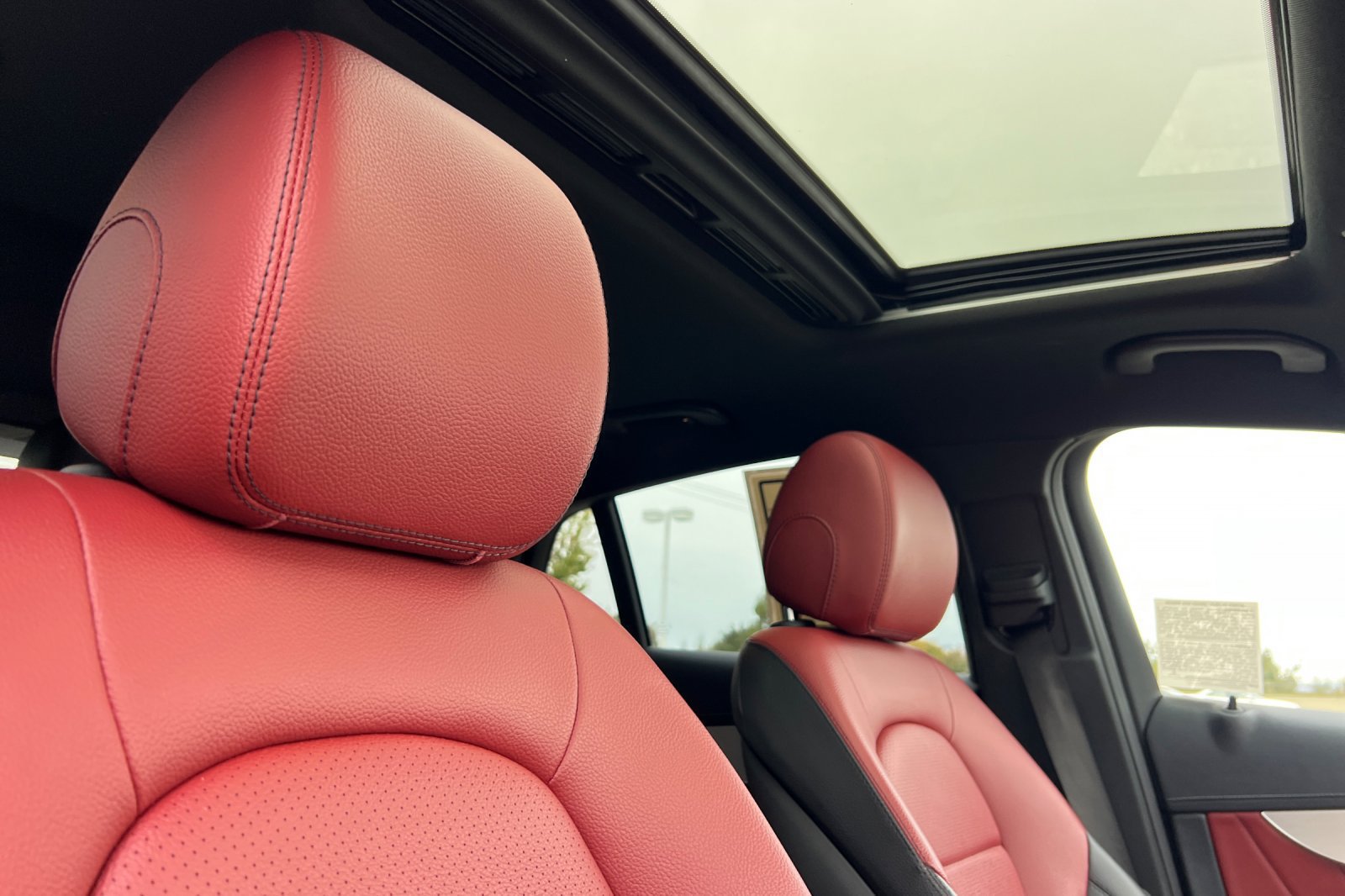 Used 2022 Mercedes-Benz GLC 300 4MATIC Coupe image 18