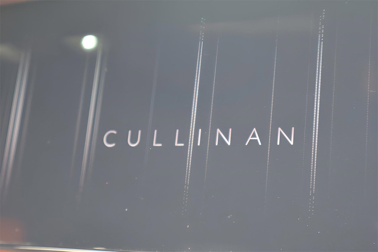 New 2025 Rolls-Royce Cullinan image 28