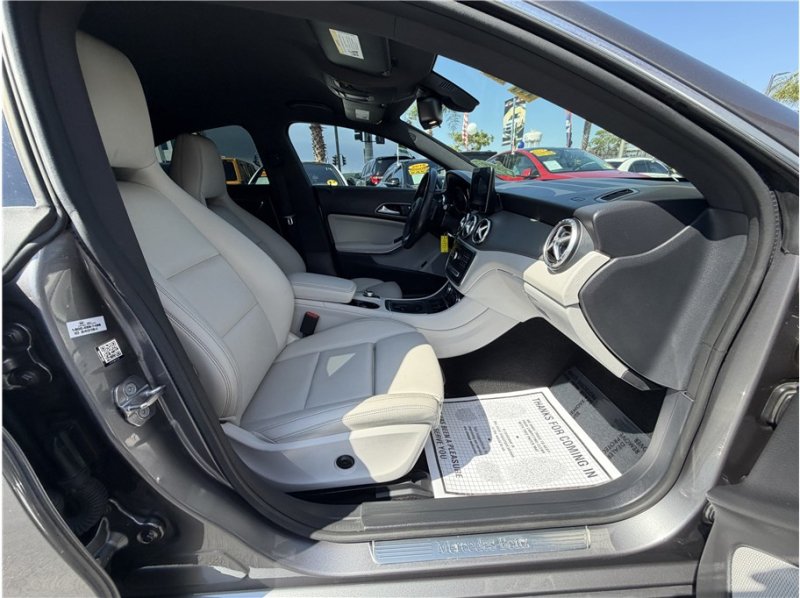 Used 2018 Mercedes-Benz CLA 250 image 23