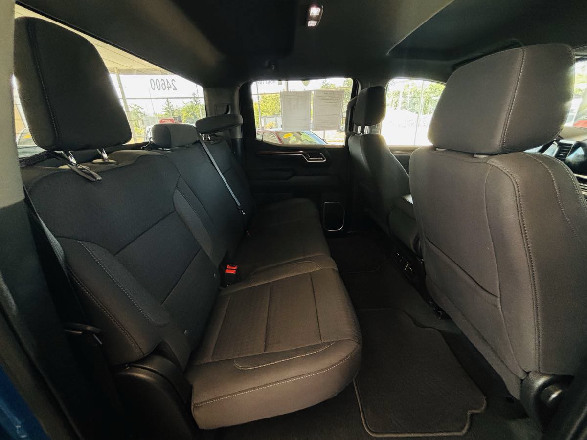 Used 2022 Chevrolet Silverado 1500 RST AWD/4WD image 38