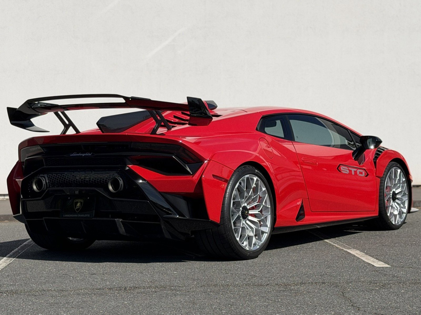 Used 2024 Lamborghini Huracan STO RWD image 6