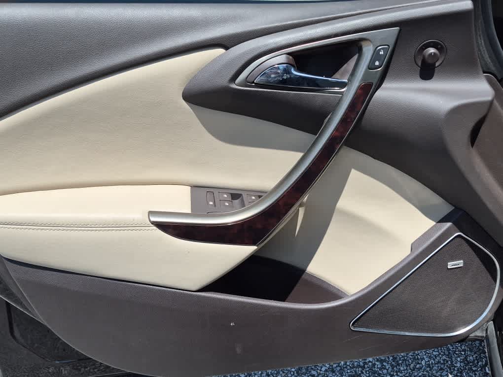 Used 2016 Buick Verano Leather w/ Experience Buick Package FWD image 9