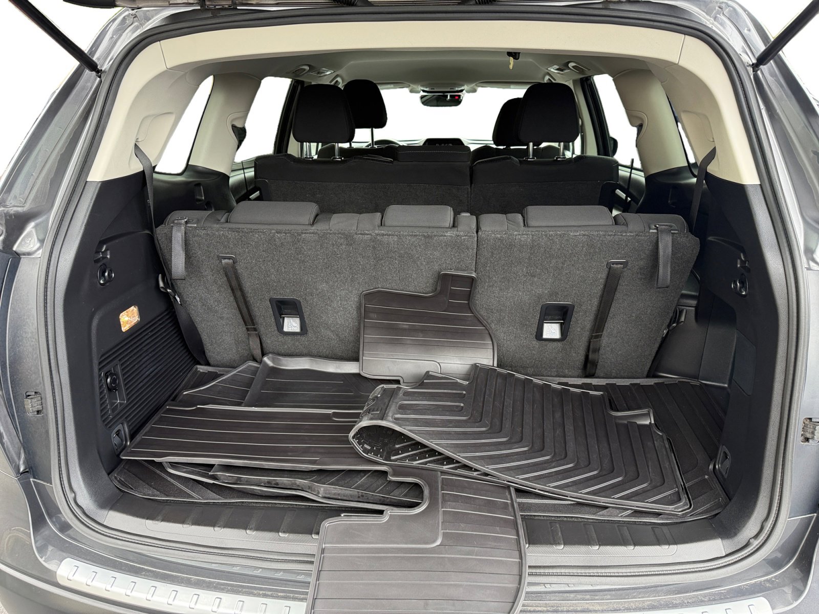 Used 2019 Subaru Ascent Premium w/ Popular Package #1 AWD/4WD image 17