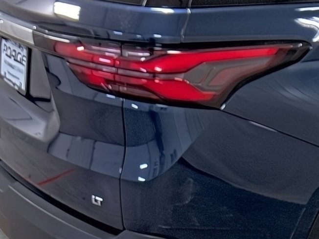 Used 2023 Chevrolet Traverse LT w/ LT Premium Package image 13