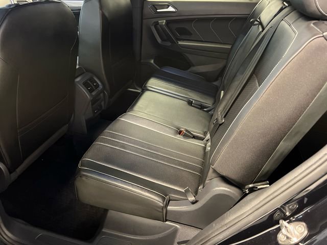 Certified 2022 Volkswagen Tiguan SE R-Line FWD image 17