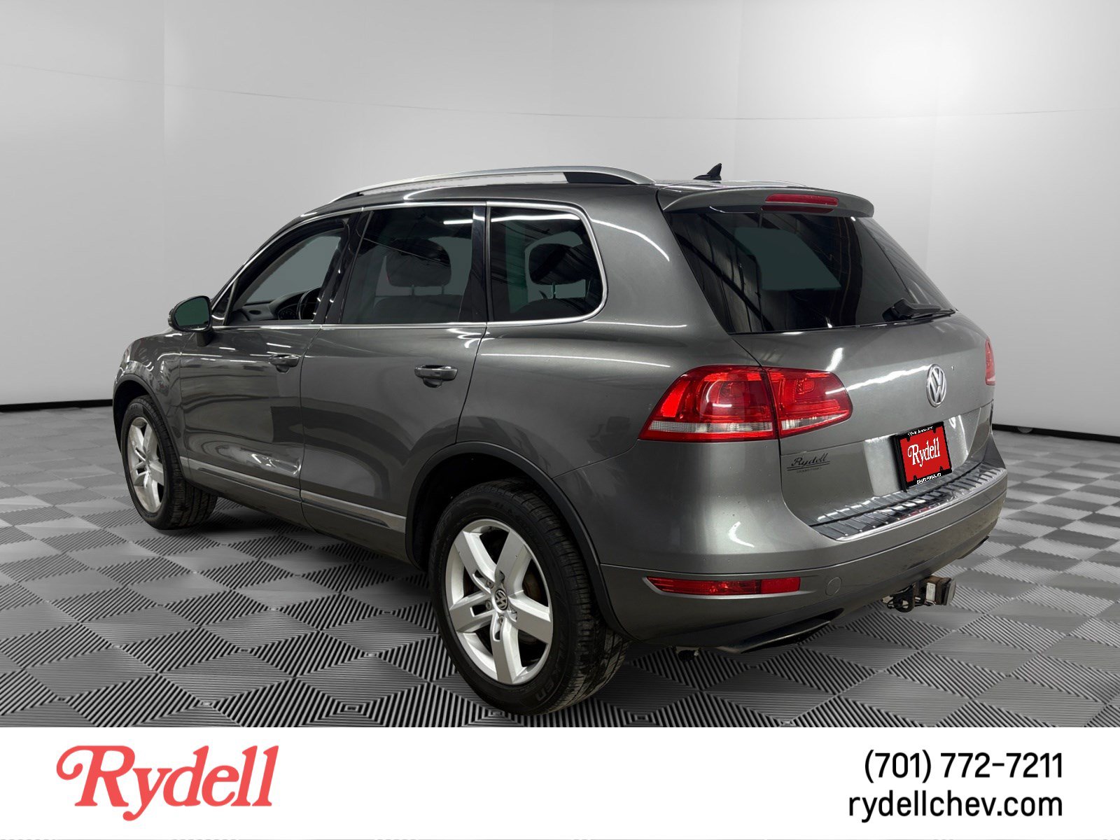 Used 2014 Volkswagen Touareg VR6 AWD/4WD image 3