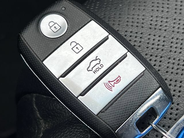 Used 2020 Kia Optima SE FWD image 25