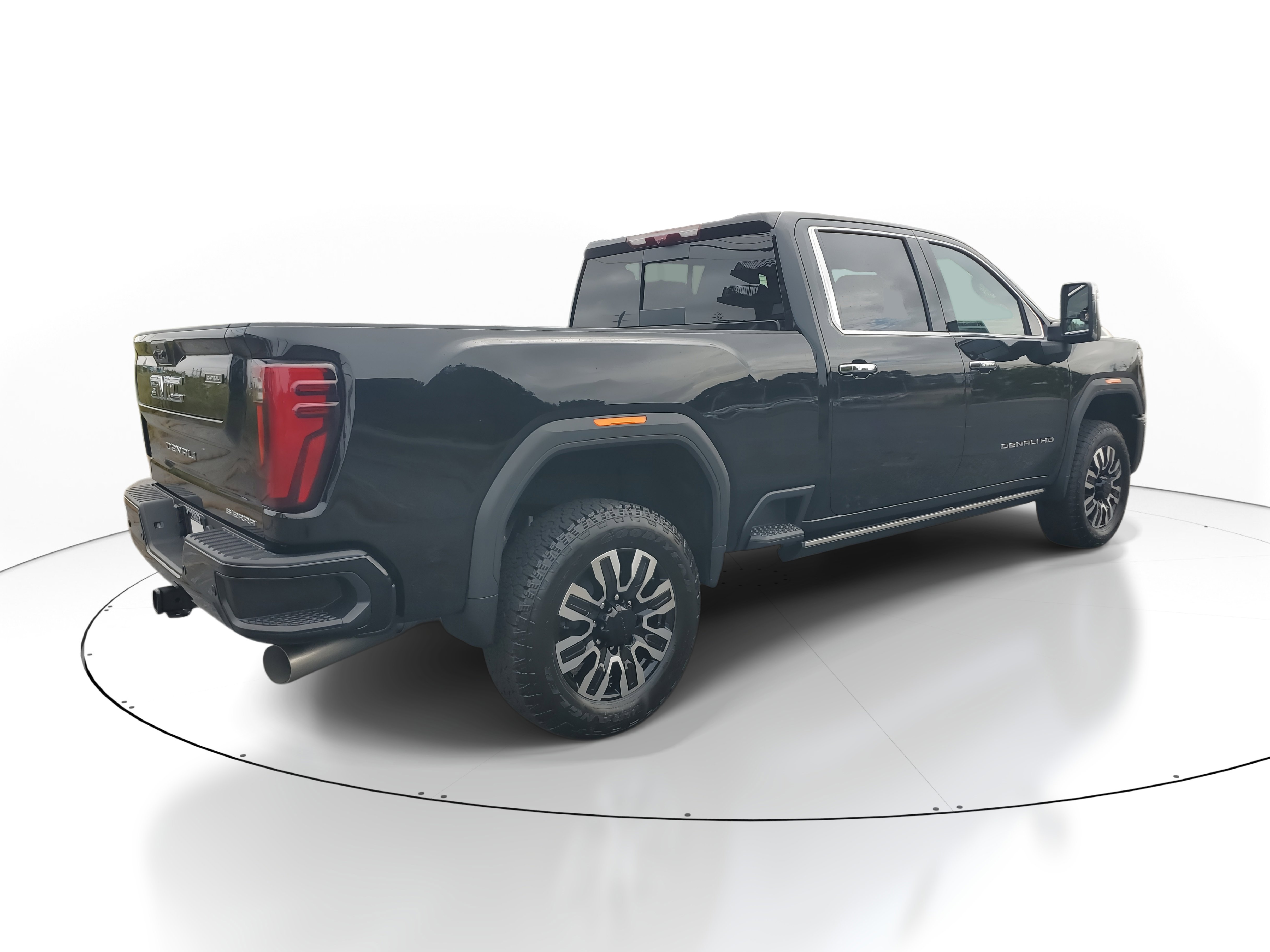 New 2025 GMC Sierra 2500 Denali Ultimate image 3