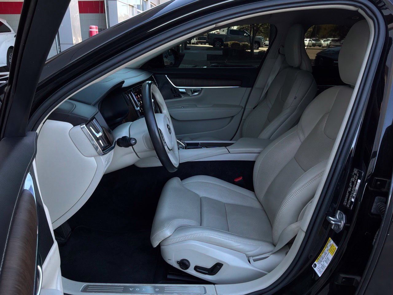 Used 2022 Volvo S90 B6 Inscription w/ Advanced Package AWD/4WD image 11