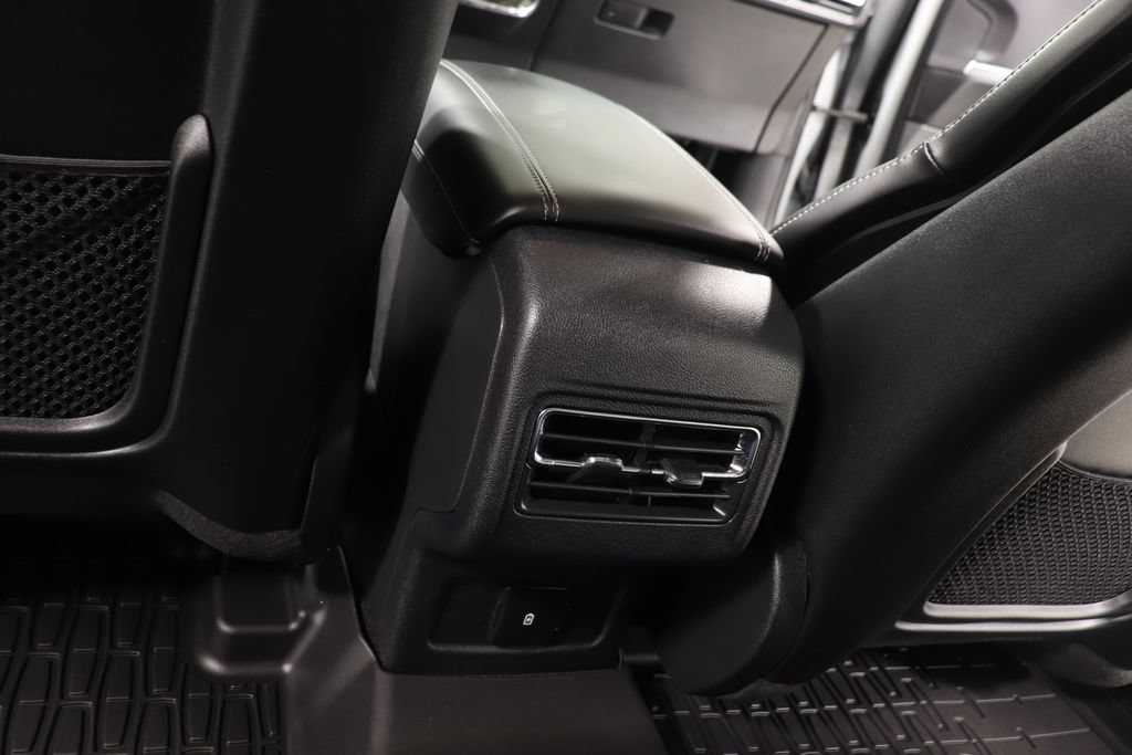 Used 2024 Lincoln Corsair Grand Touring AWD/4WD image 27