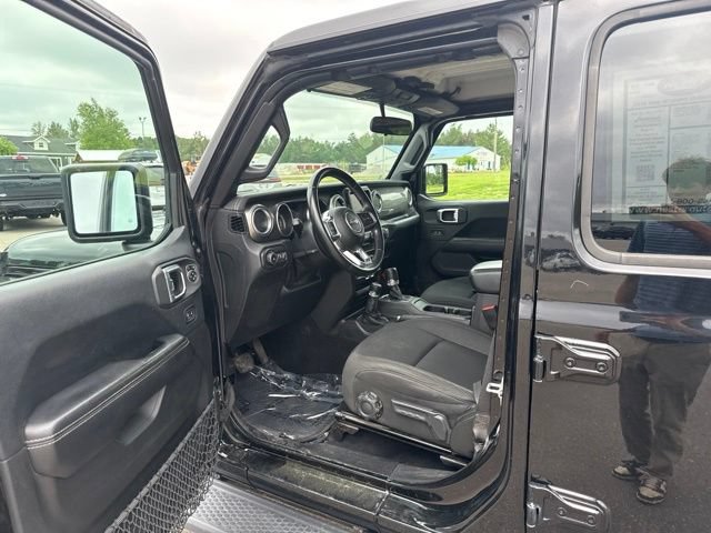 Used 2018 Jeep Wrangler Unlimited Sahara AWD/4WD image 13