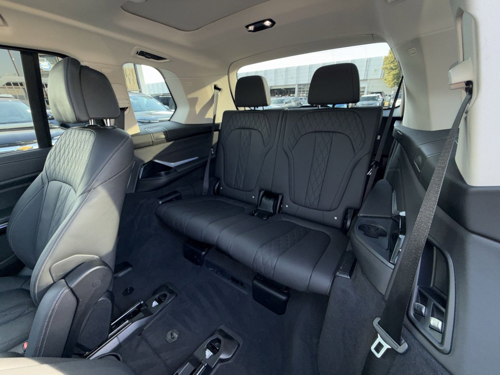 Used 2022 BMW X7 xDrive40i w/ Executive Package image 26