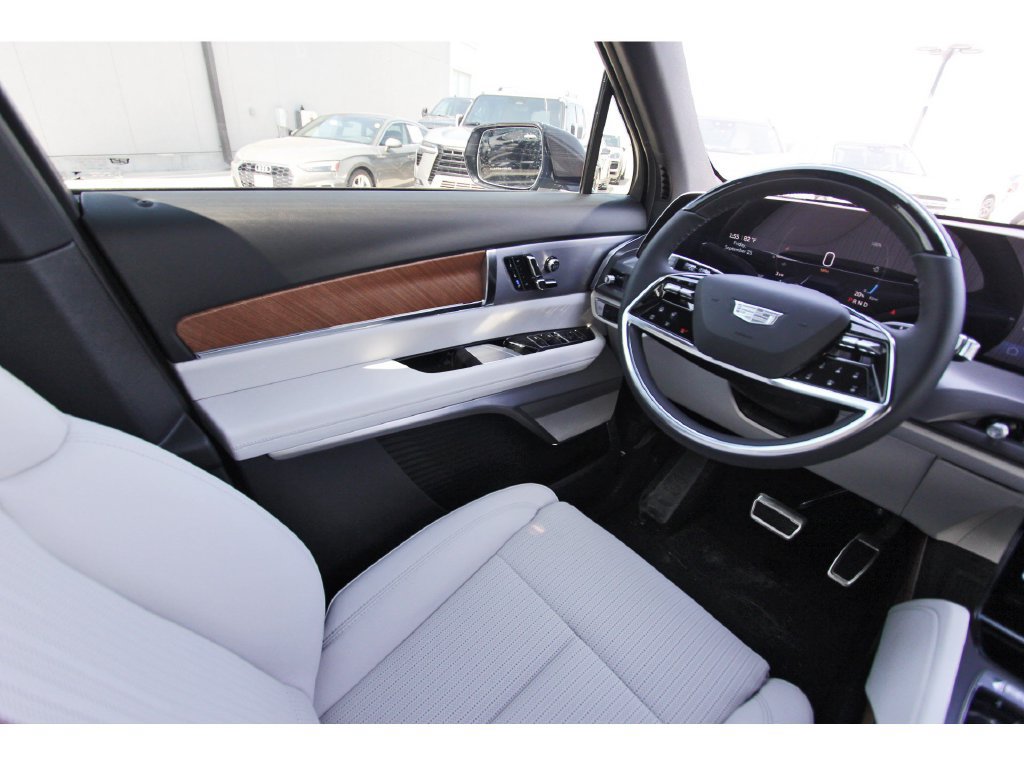 New 2027 Cadillac Vistiq Luxury AWD/4WD image 8