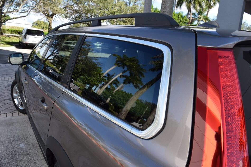 Used 2011 Volvo XC70 3.2 w/ Premium Pkg image 29