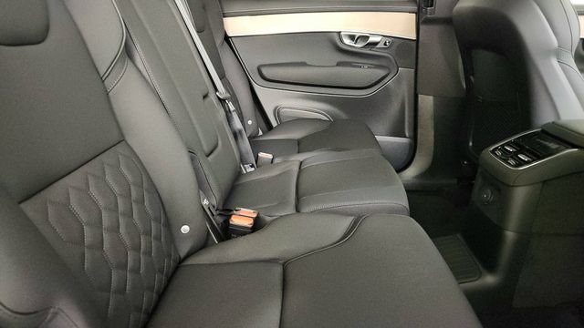 New 2026 Volvo XC90 T8 Plus w/ Protection Package Premier AWD/4WD image 35