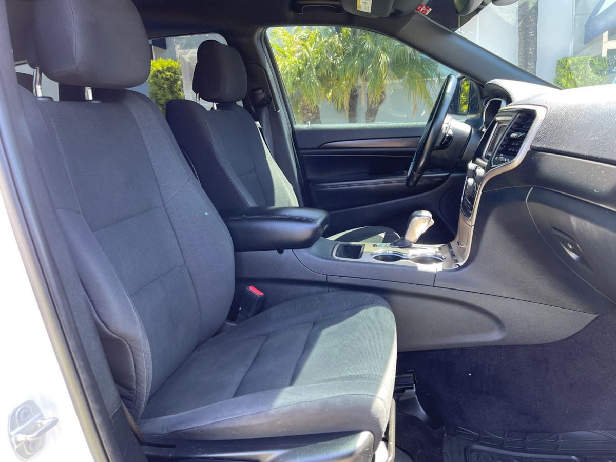 Used 2017 Jeep Grand Cherokee Laredo RWD image 22