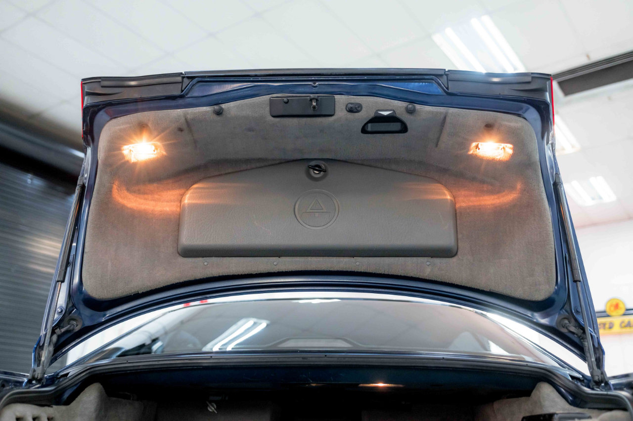 Used 1993 BMW 850Ci image 40