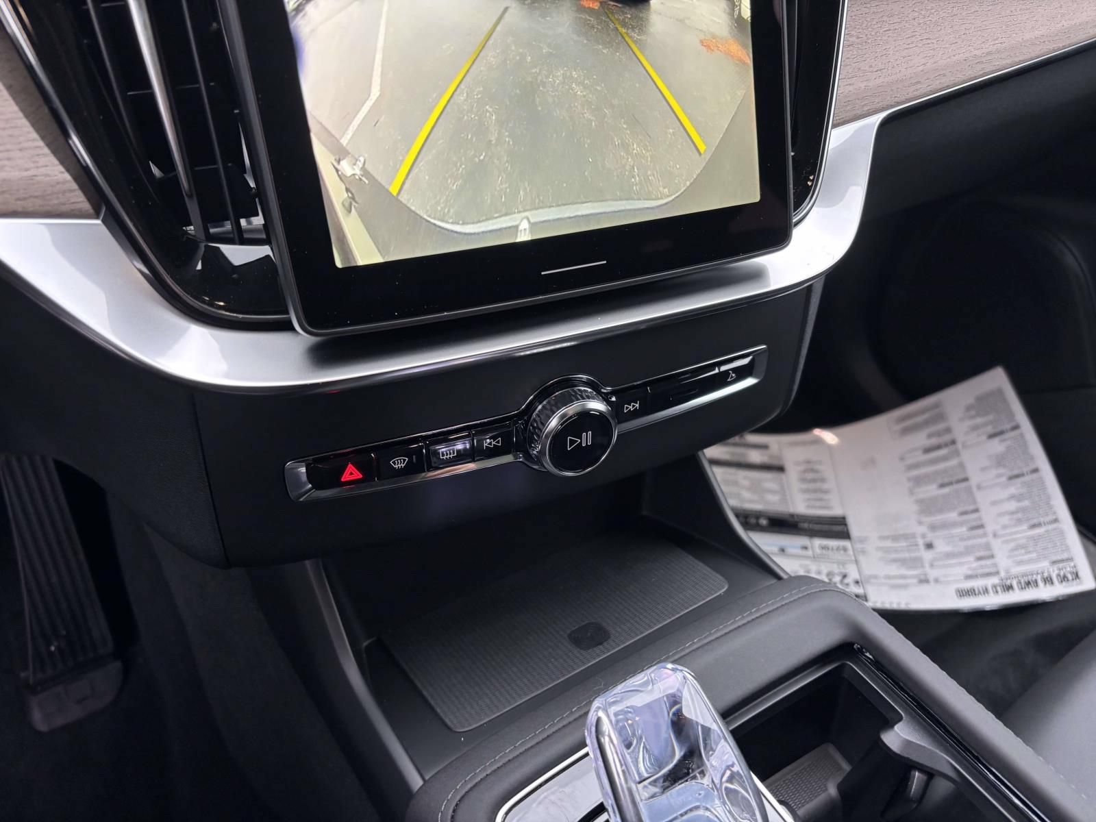New 2026 Volvo XC90 B6 Plus w/ Protection Package Premier AWD/4WD image 22