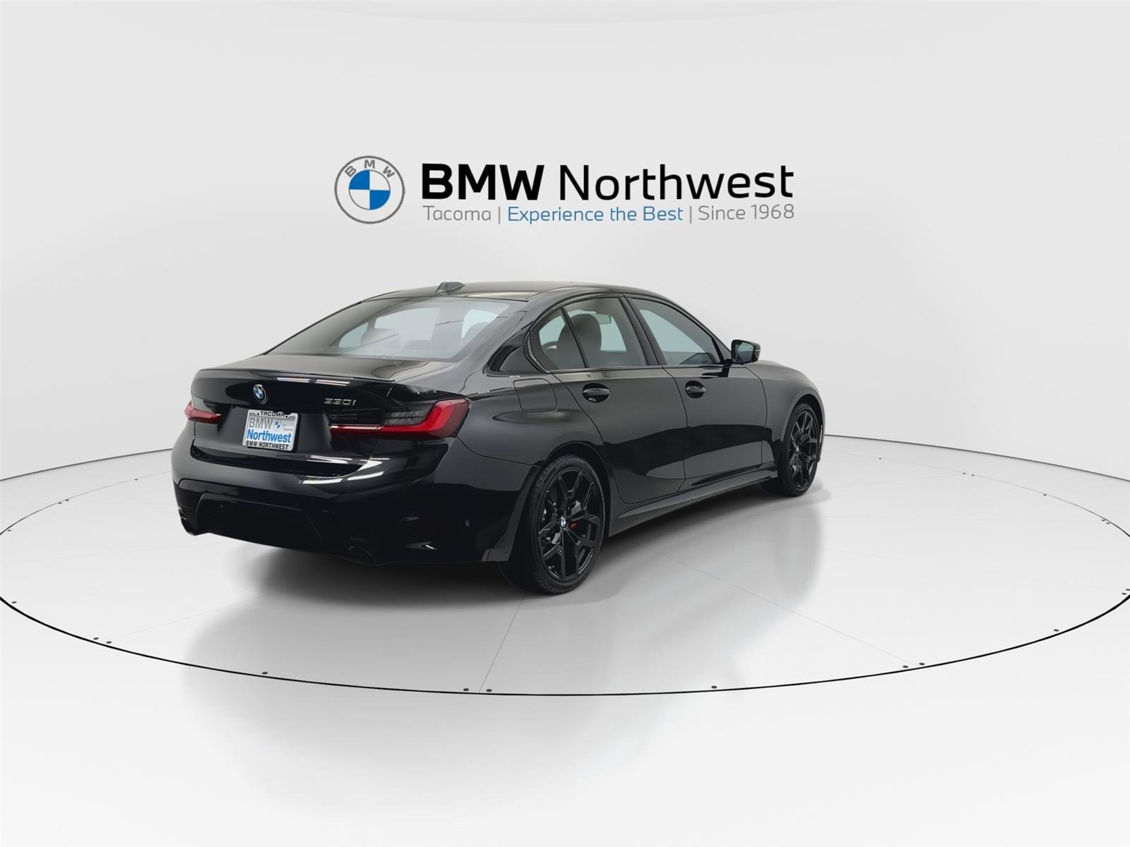 Used 2026 BMW 330i Sedan w/ M Sport Package RWD image 3