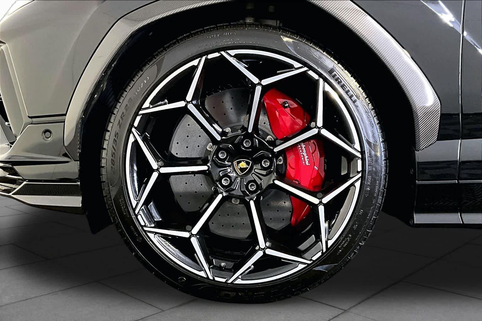 Used 2024 Lamborghini Urus Performante AWD/4WD image 10