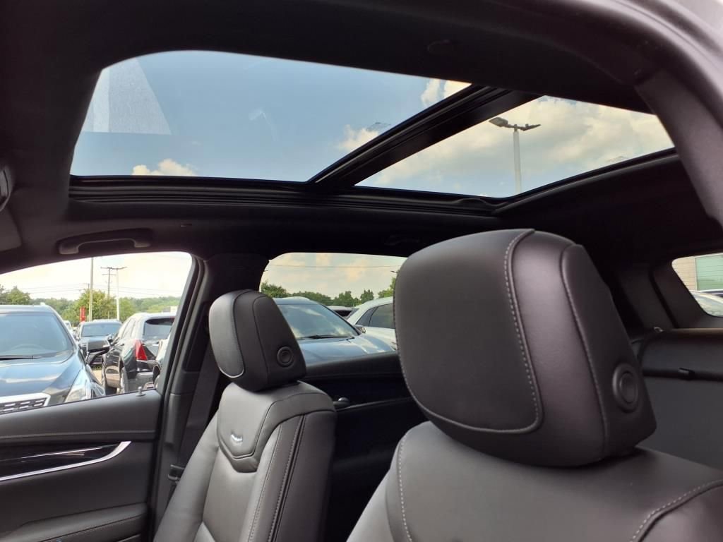 New 2025 Cadillac XT5 Premium Luxury w/ LPO, Floor Liner Package image 15