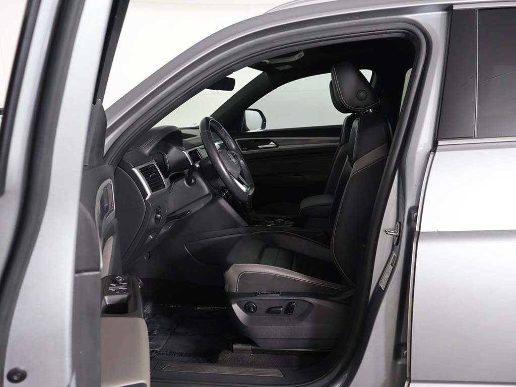 Used 2023 Volkswagen Atlas Cross Sport SEL Premium R-Line AWD/4WD image 32