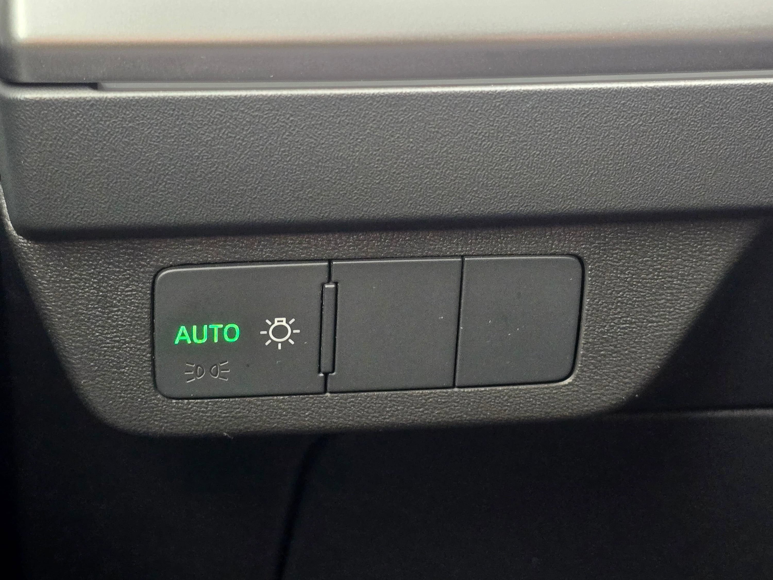 Used 2023 Audi Q4 e-tron Premium Plus w/ Premium Plus AWD/4WD image 41