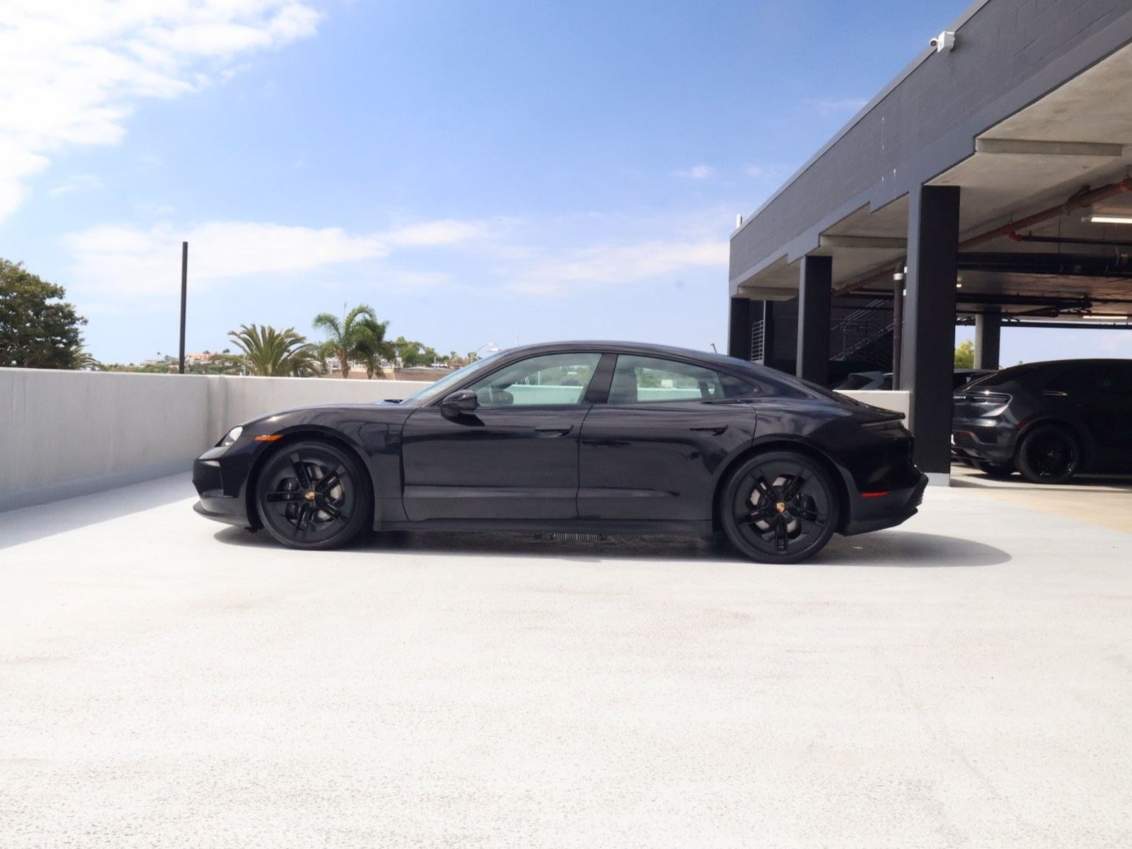 Certified 2025 Porsche Taycan w/ Premium Package RWD image 2