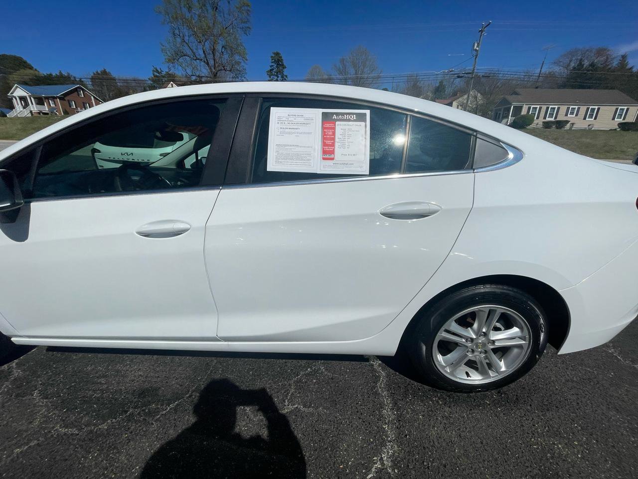 Used 2018 Chevrolet Cruze LT FWD image 4
