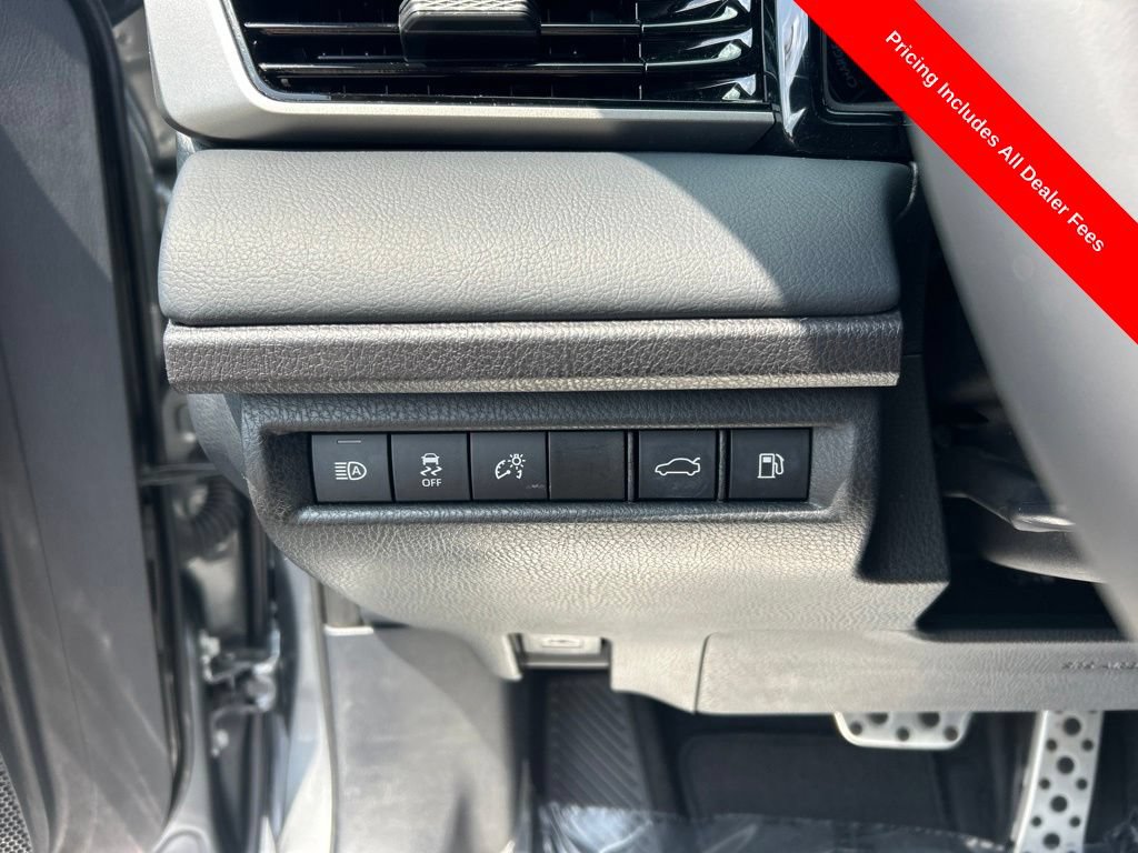 Used 2025 Toyota Camry XSE FWD image 7