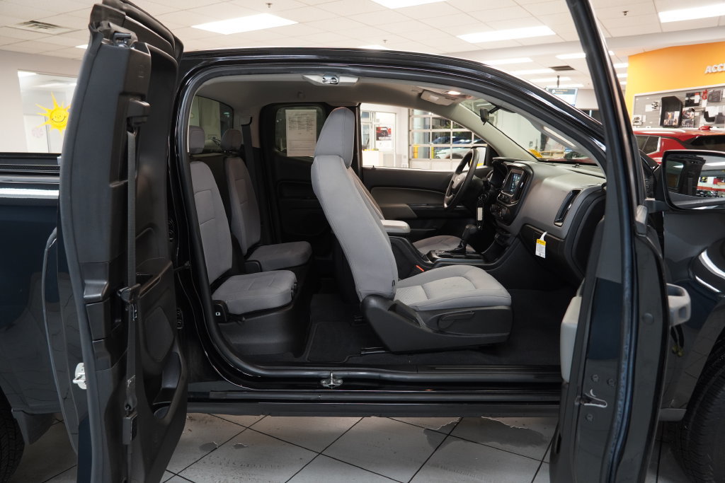 Used 2019 Chevrolet Colorado W/T AWD/4WD image 32