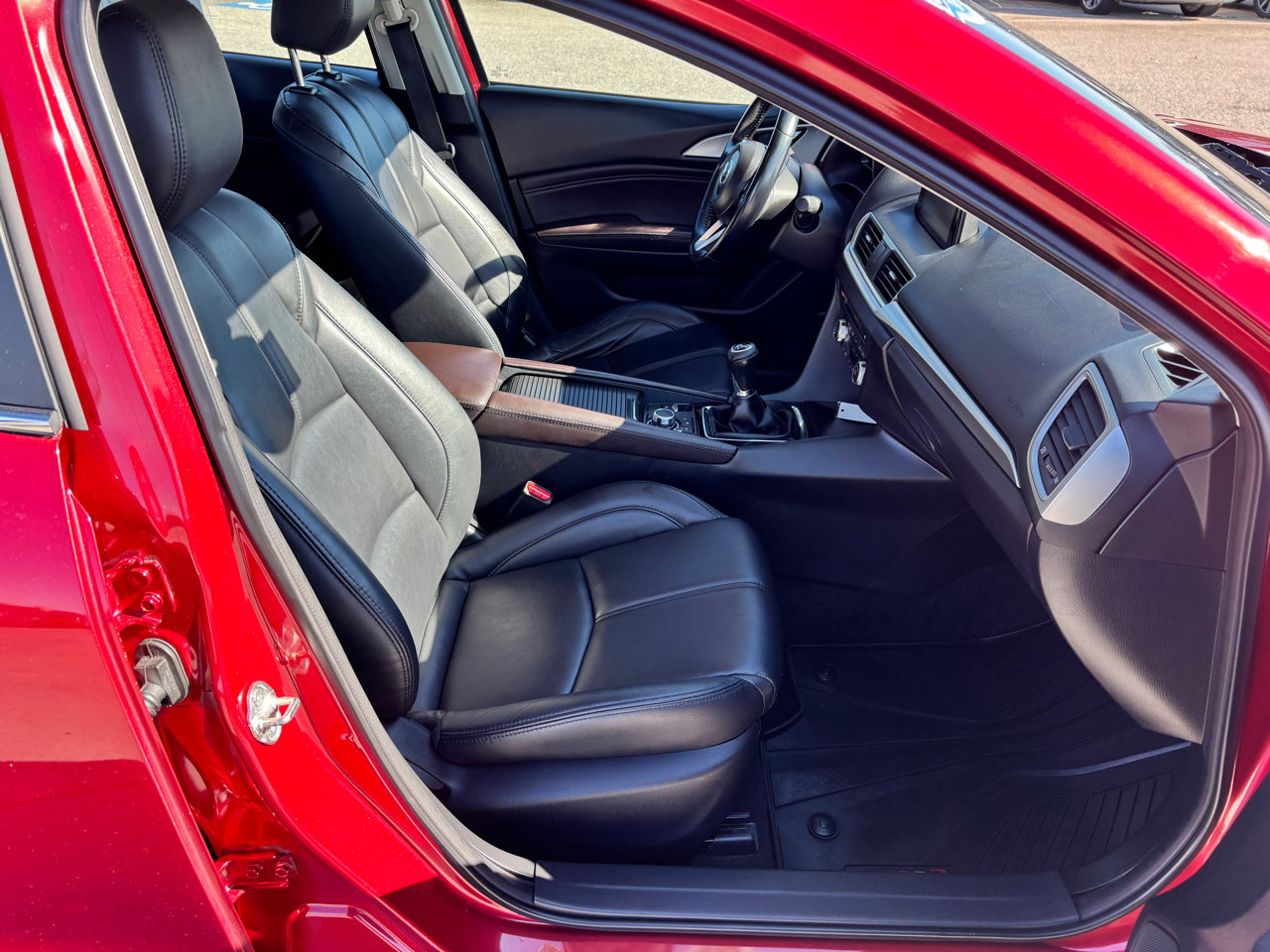 Used 2018 MAZDA MAZDA3 Touring image 24