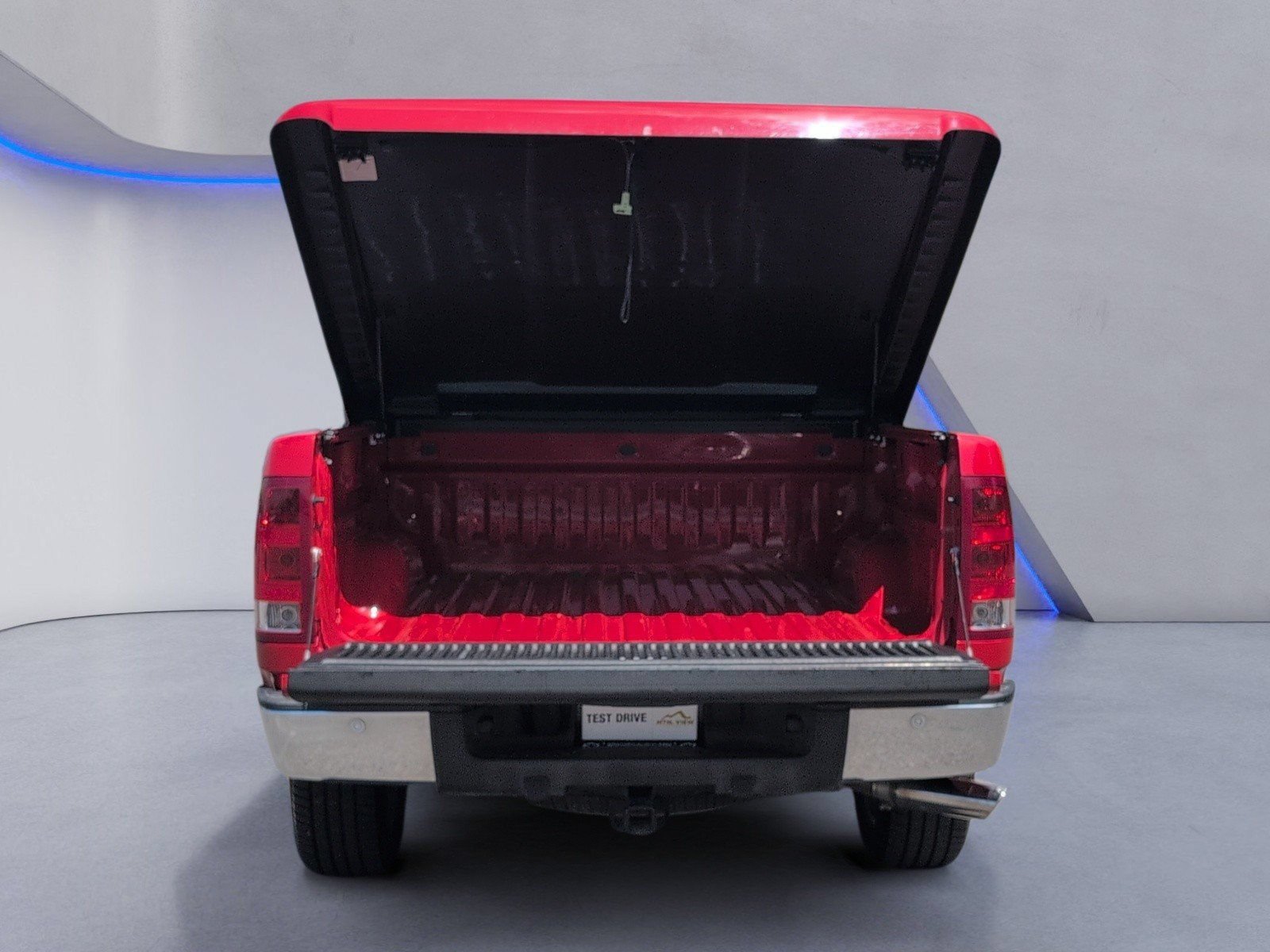 Used 2010 GMC Sierra 1500 SLT w/ LPO, Deluxe Chrome Package AWD/4WD image 13