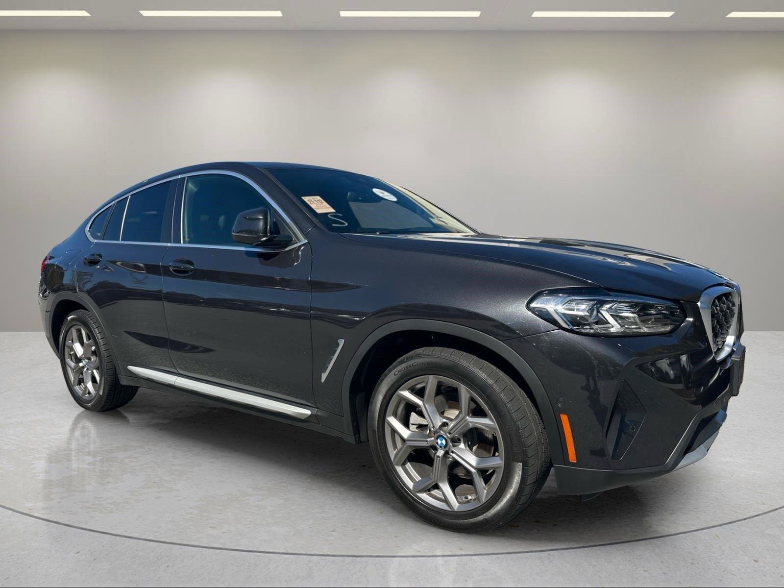 Used 2024 BMW X4 xDrive30i w/ Parking Assistance Package AWD/4WD image 9