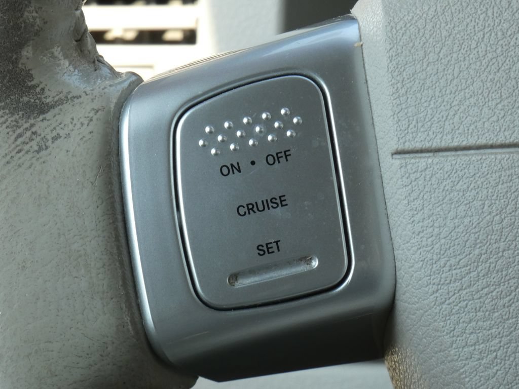 Used 2008 Chrysler Aspen Limited AWD/4WD image 12