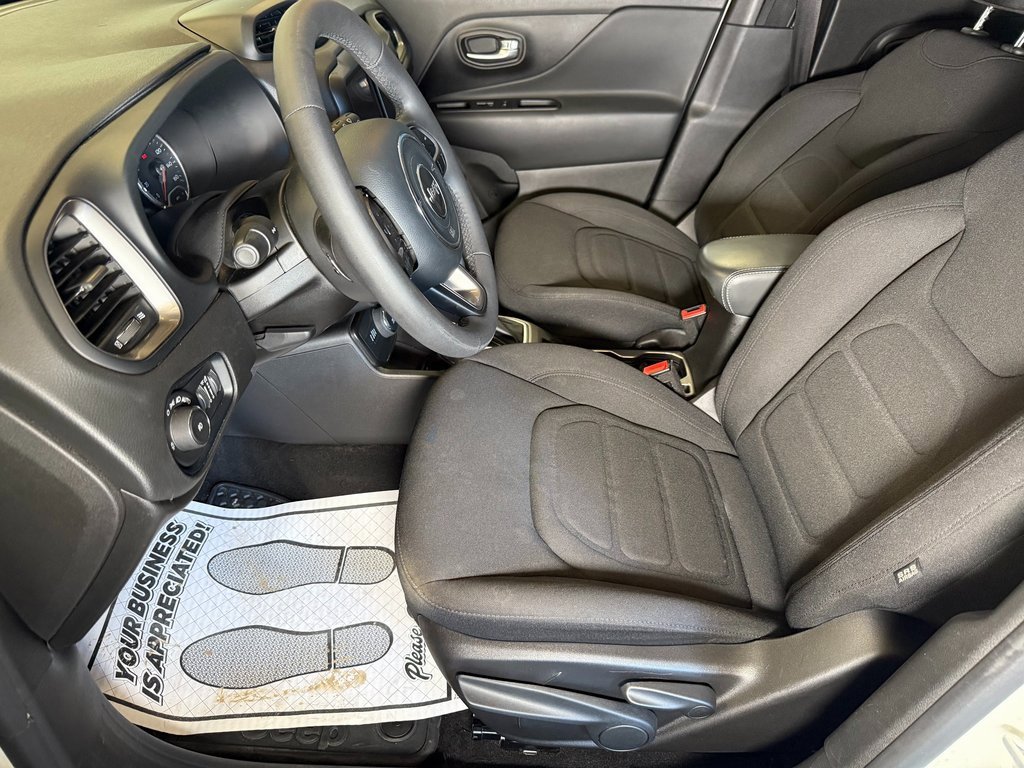 Used 2022 Jeep Renegade Latitude image 18