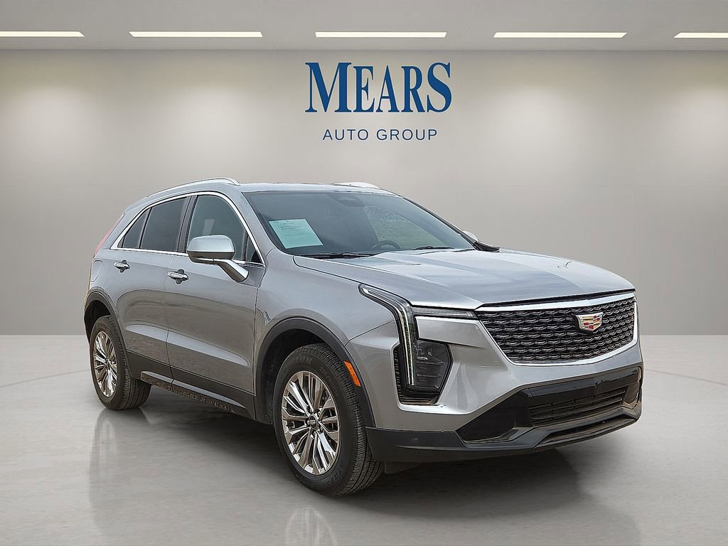 Used 2024 Cadillac XT4 Premium Luxury AWD/4WD image 7