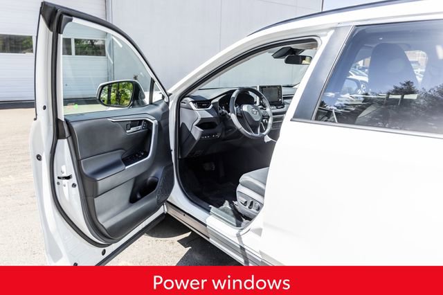 Used 2021 Toyota RAV4 XLE Premium AWD/4WD image 27