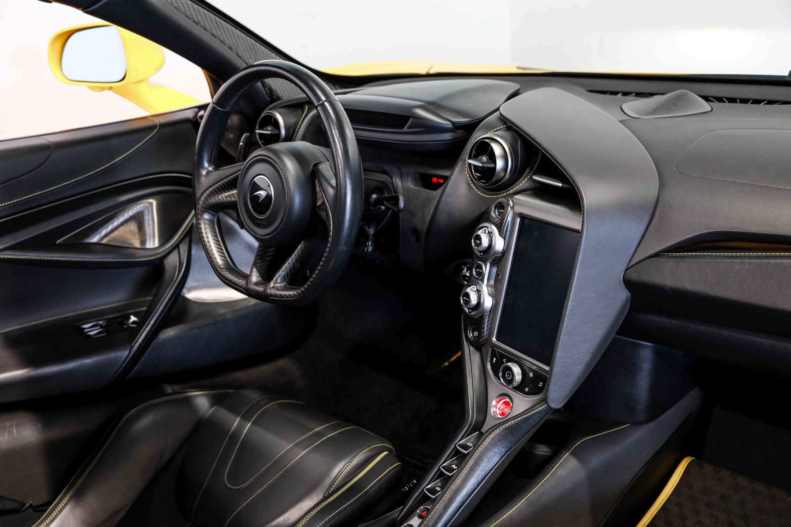 Used 2022 McLaren 720S Performance RWD image 39