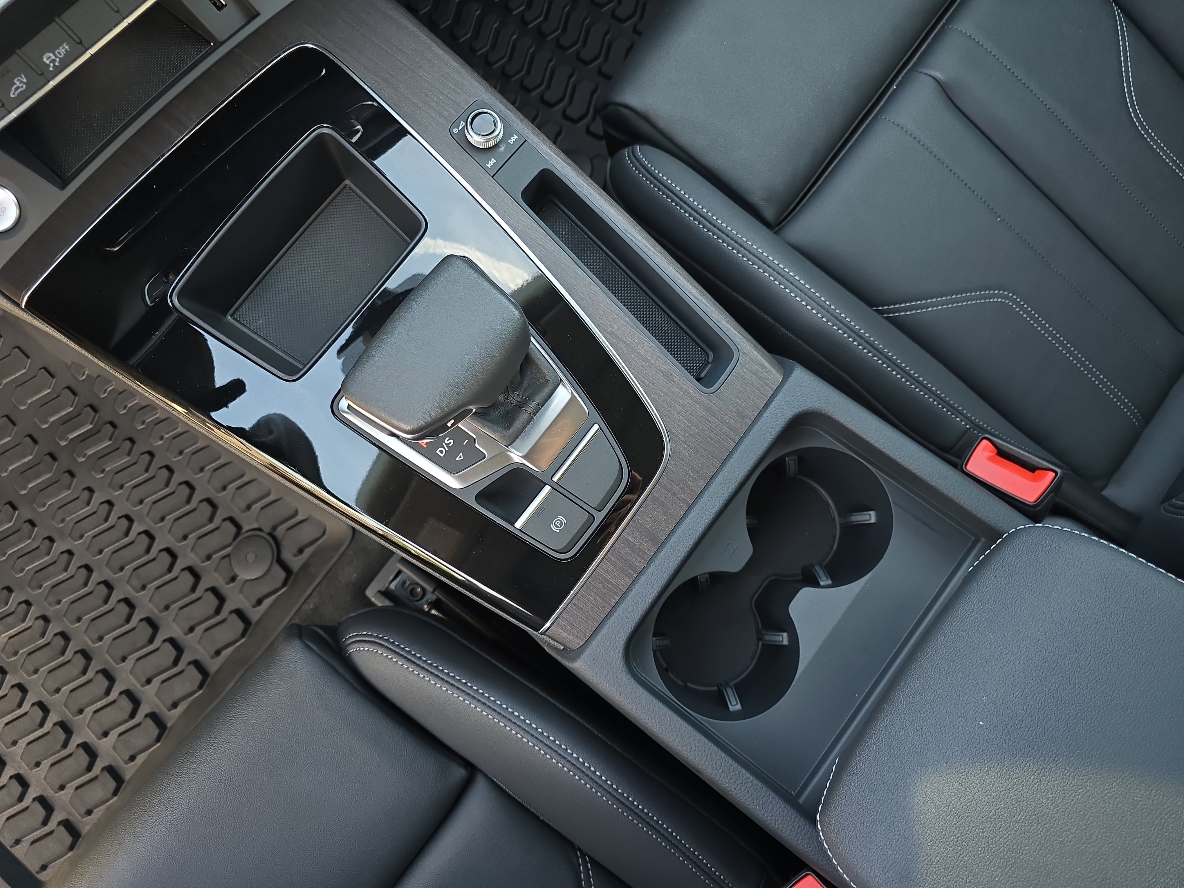 Used 2025 Audi Q5 e Premium image 25