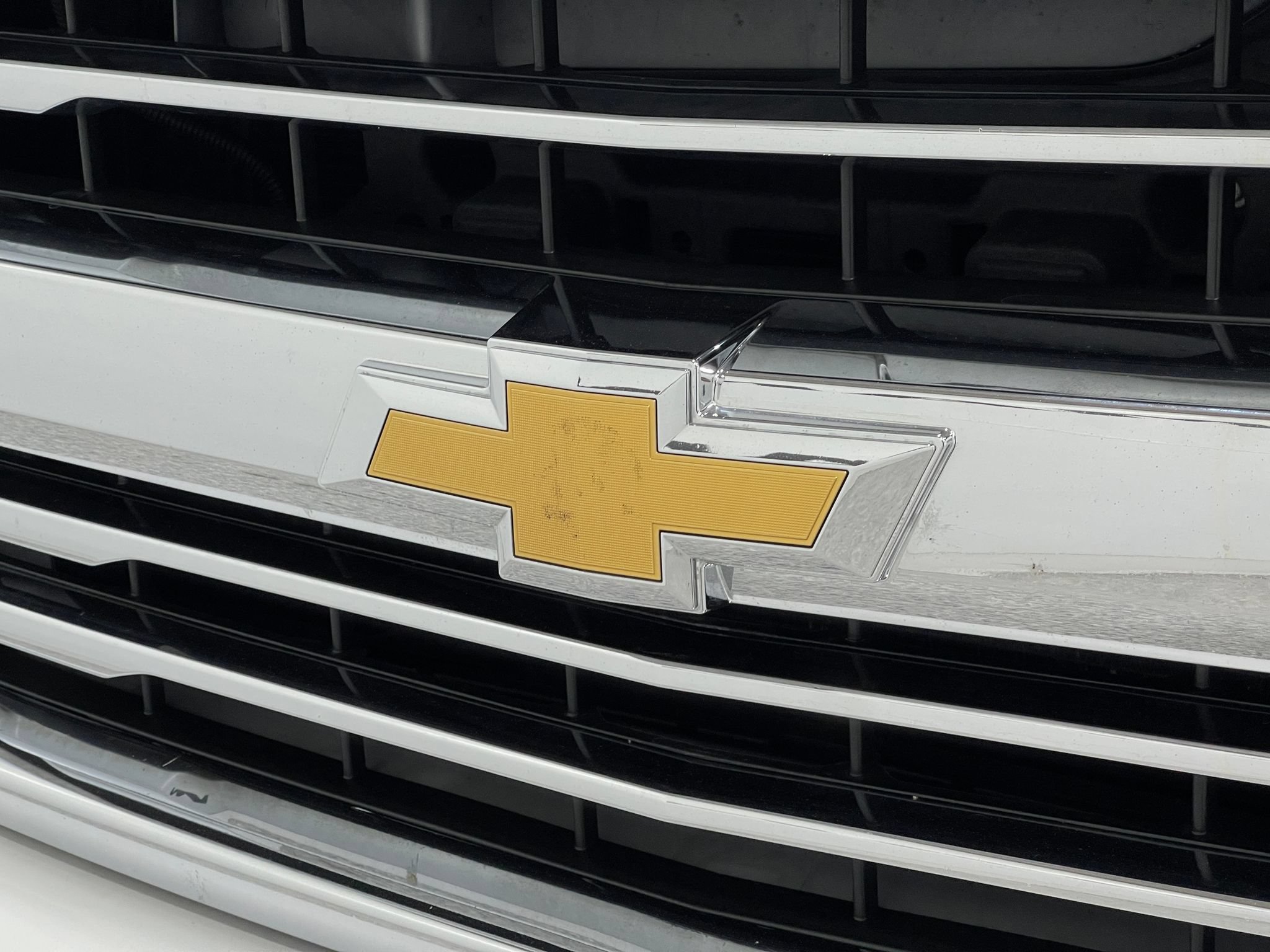 Used 2016 Chevrolet Silverado 1500 High Country w/ High Country Premium Package AWD/4WD image 38