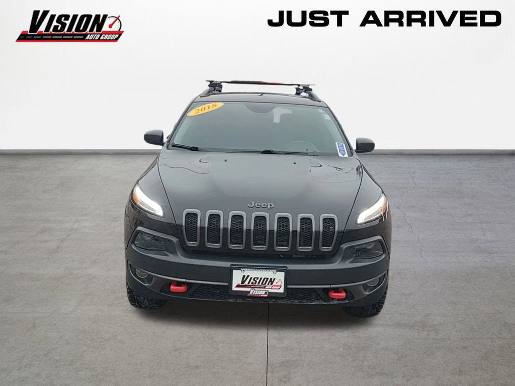Used 2018 Jeep Cherokee Trailhawk image 2