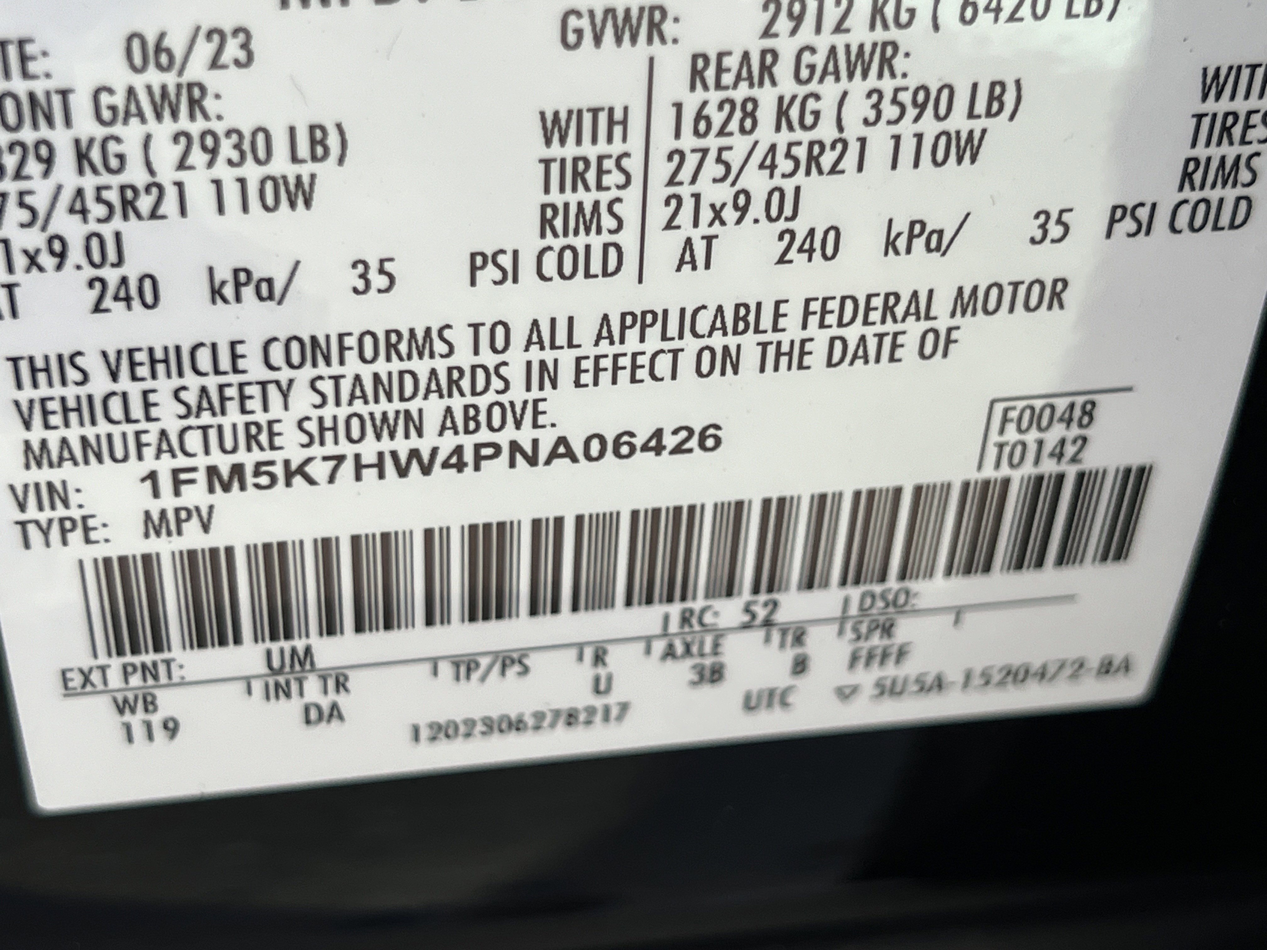 Used 2023 Ford Explorer Platinum w/ Technology Package image 39