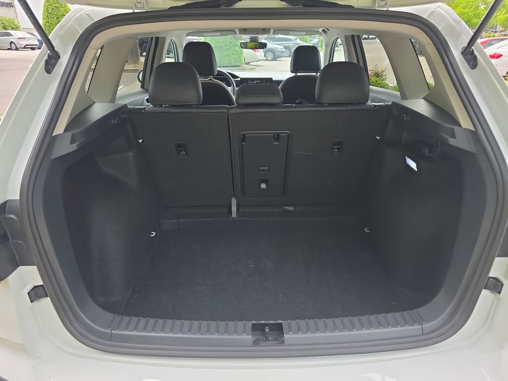 Used 2025 Volkswagen Taos SE FWD image 34