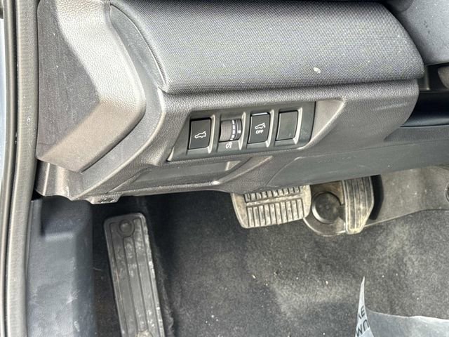 Used 2024 Subaru Outback Premium image 28