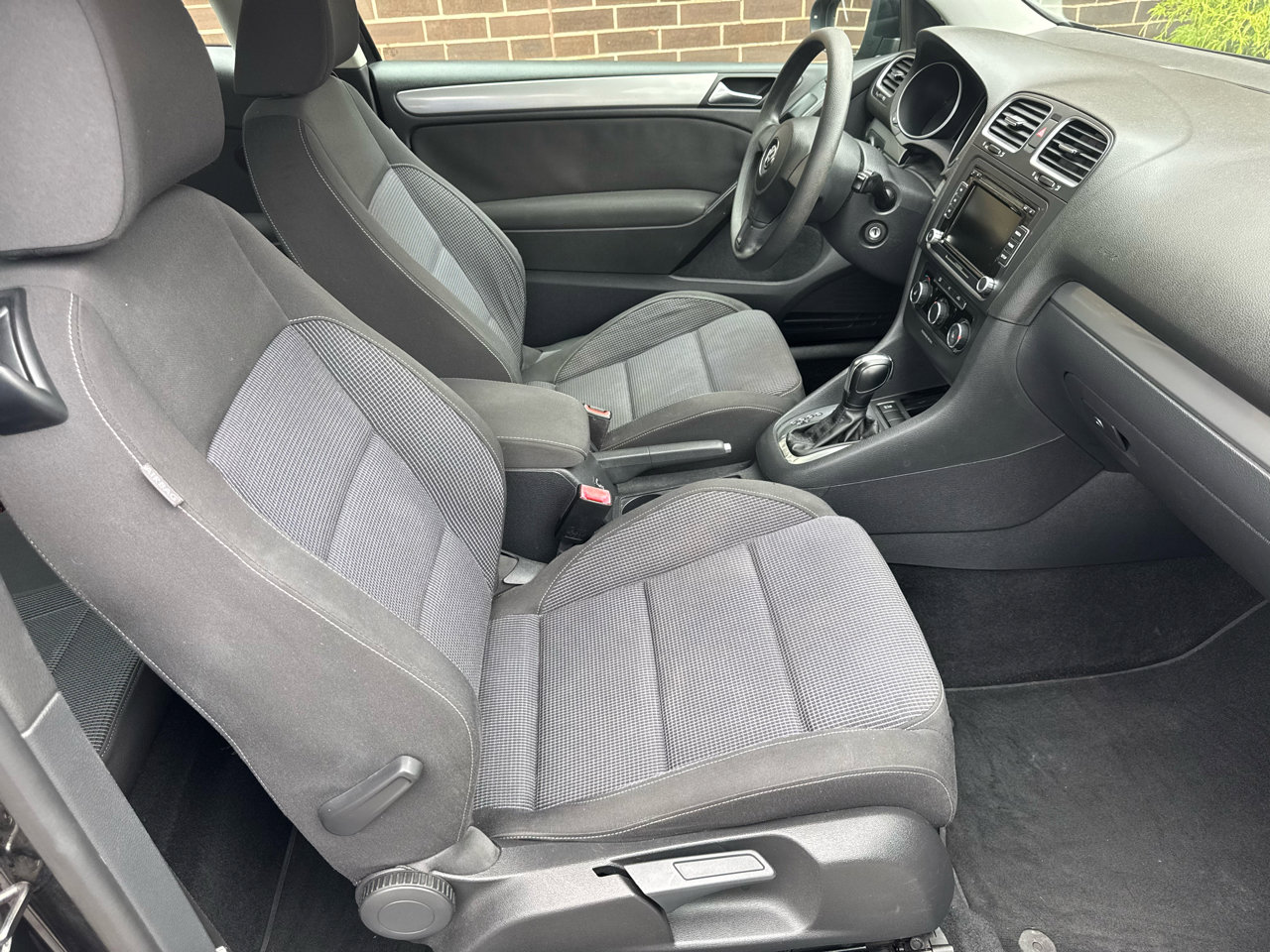 Used 2012 Volkswagen Golf 2-Door image 11